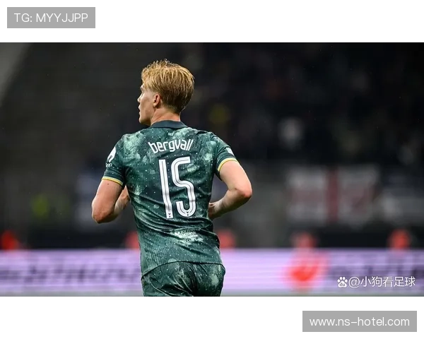 伊萨克加盟利物浦后首次亮相瑞典国家队训练展现新状态 伊萨克加盟利物浦后首次亮相瑞典国家队训练展现新状态